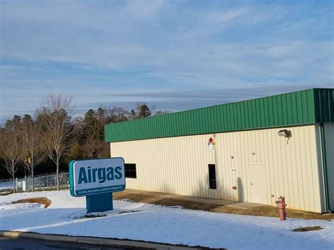 30 North Plains Industrial Road, Wallingford, CT 06492 (203) 741-0412. . Airgas stores